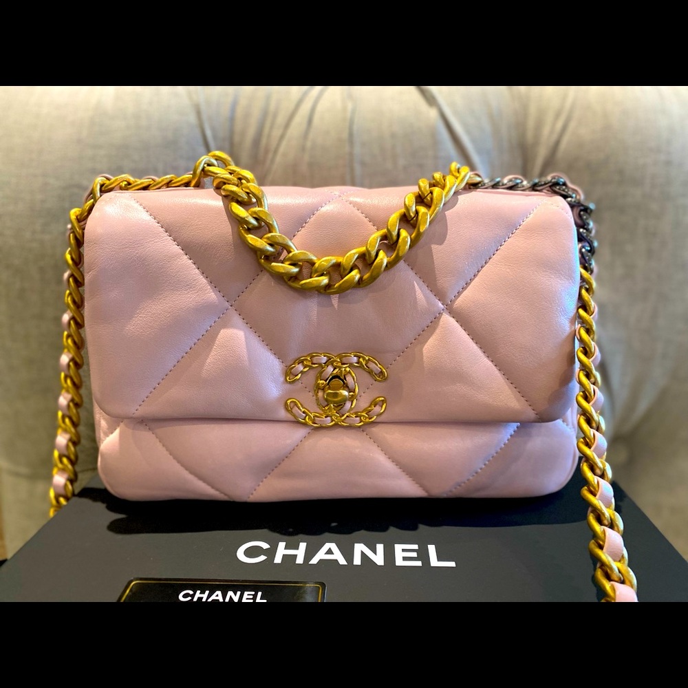 Chanel 19 small light pink